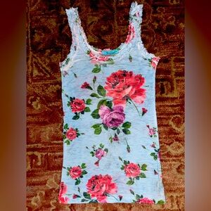 Very cute little tank top